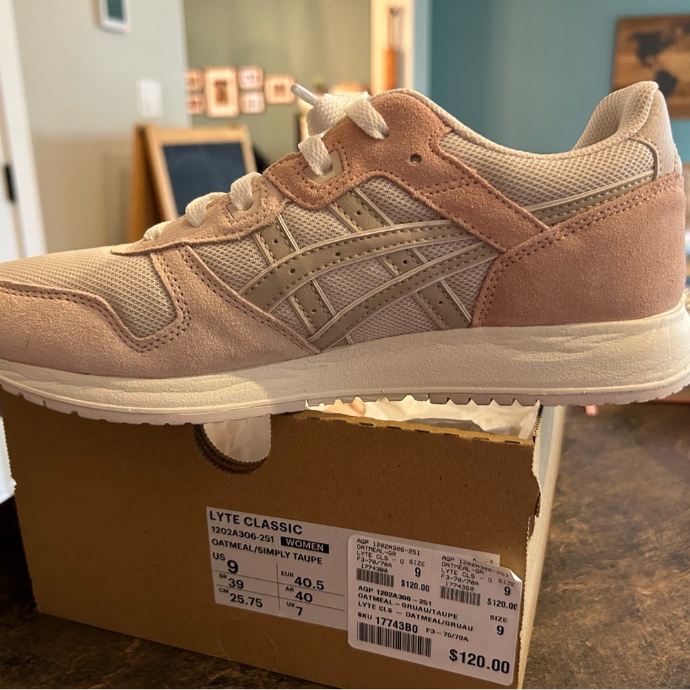 ASICS Sneakers - Picture 2 of 5